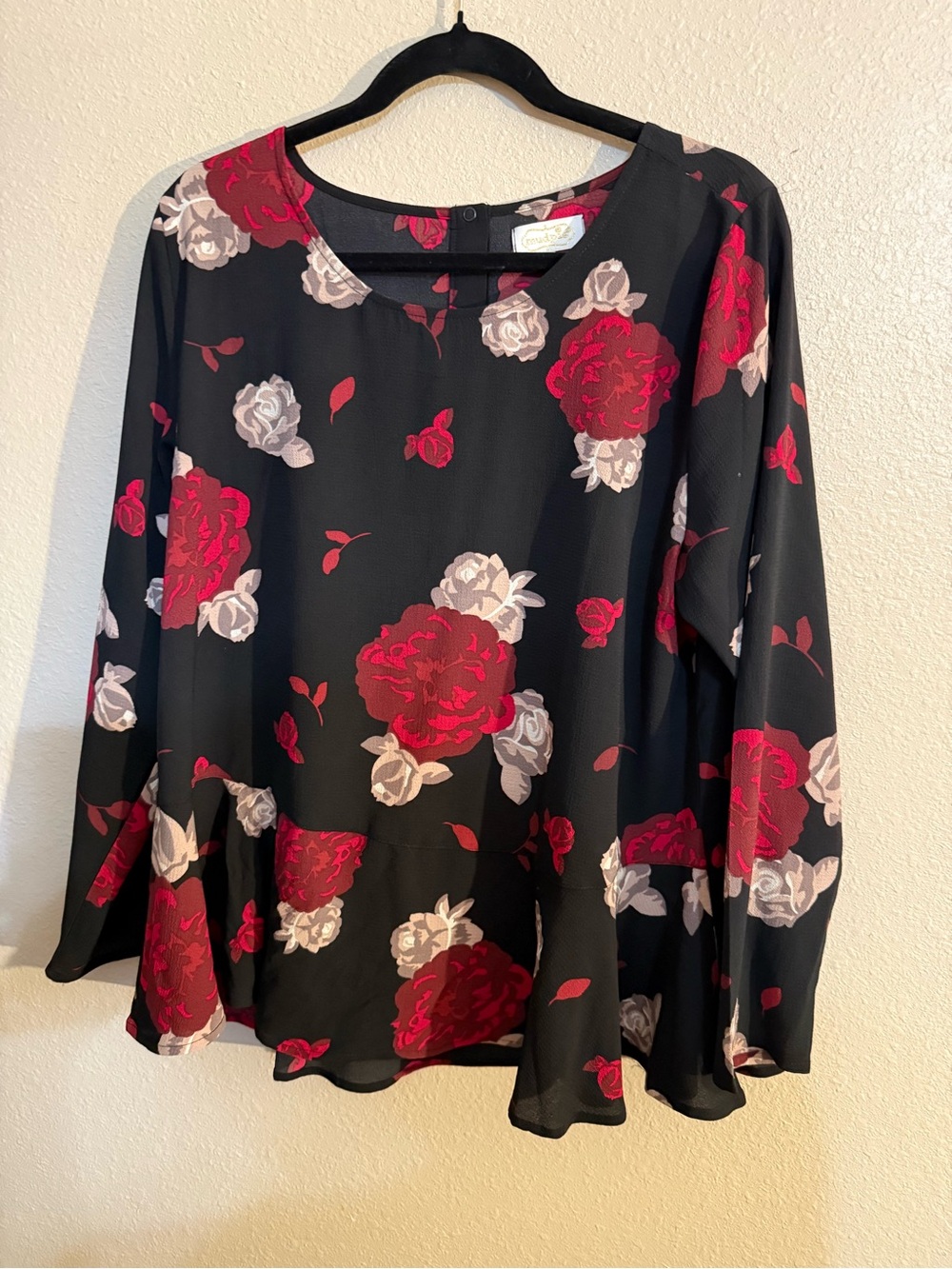 Mud Pie Black Peplum Tunic with Red & Cream Roses Large beautiful blouse